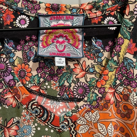 Johnny Was SZ XS Floral Paisley Moa Long Sleeve Swing Tee! - Picture 3 of 10